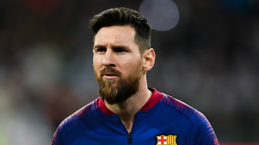 Messi looks like he has 'one foot out of the door', claims Barca great