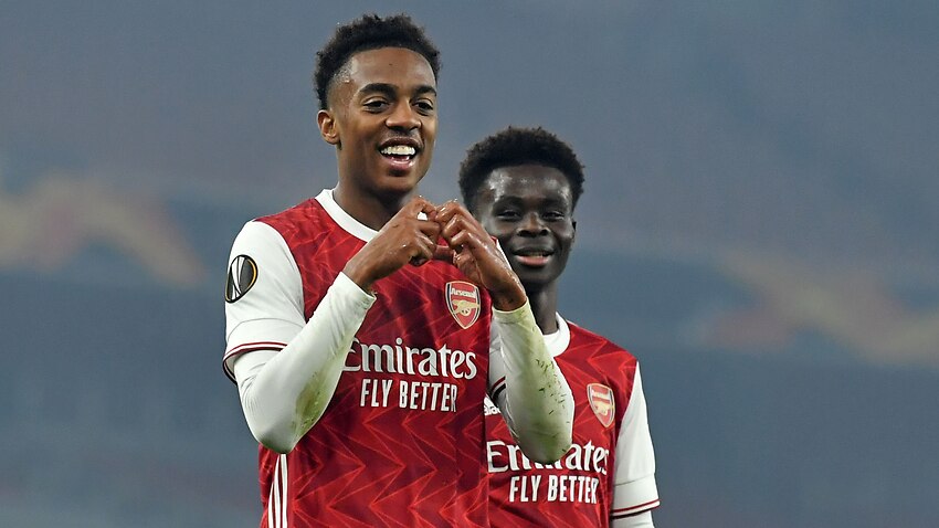 Two own goals help Arsenal come from behind against Molde