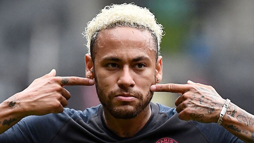 Neymar 'would be a bomb inside the locker room', warns Barca great
