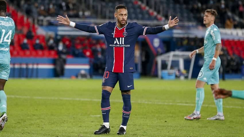 Neymar off the mark with a double as PSG thrash Angers 