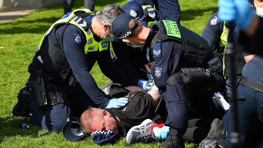 Multiple arrests as hundreds of people protest coronavirus lockdowns in Victoria, NSW