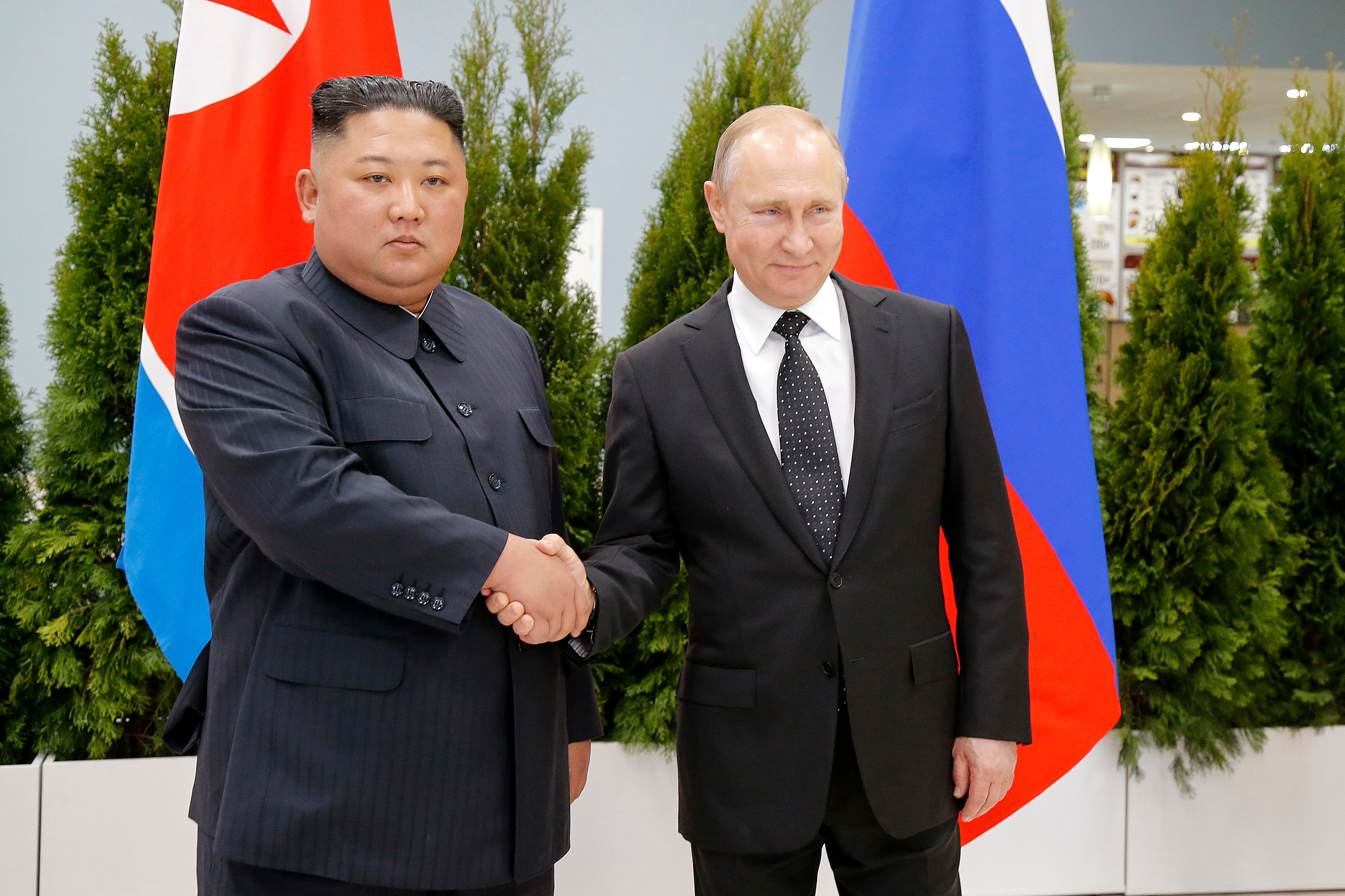 North Koreas Kim Jong Un Seeks A Friend In Vladimir Putin During First Meeting Sbs News 