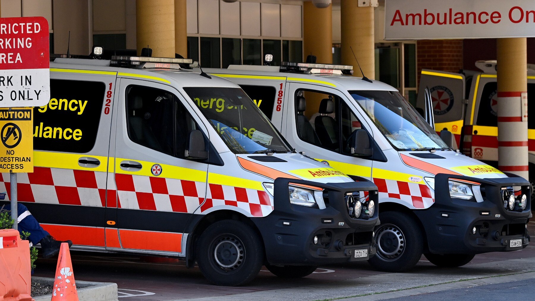 Ambulances AAP Image/Bianca De Marchi
