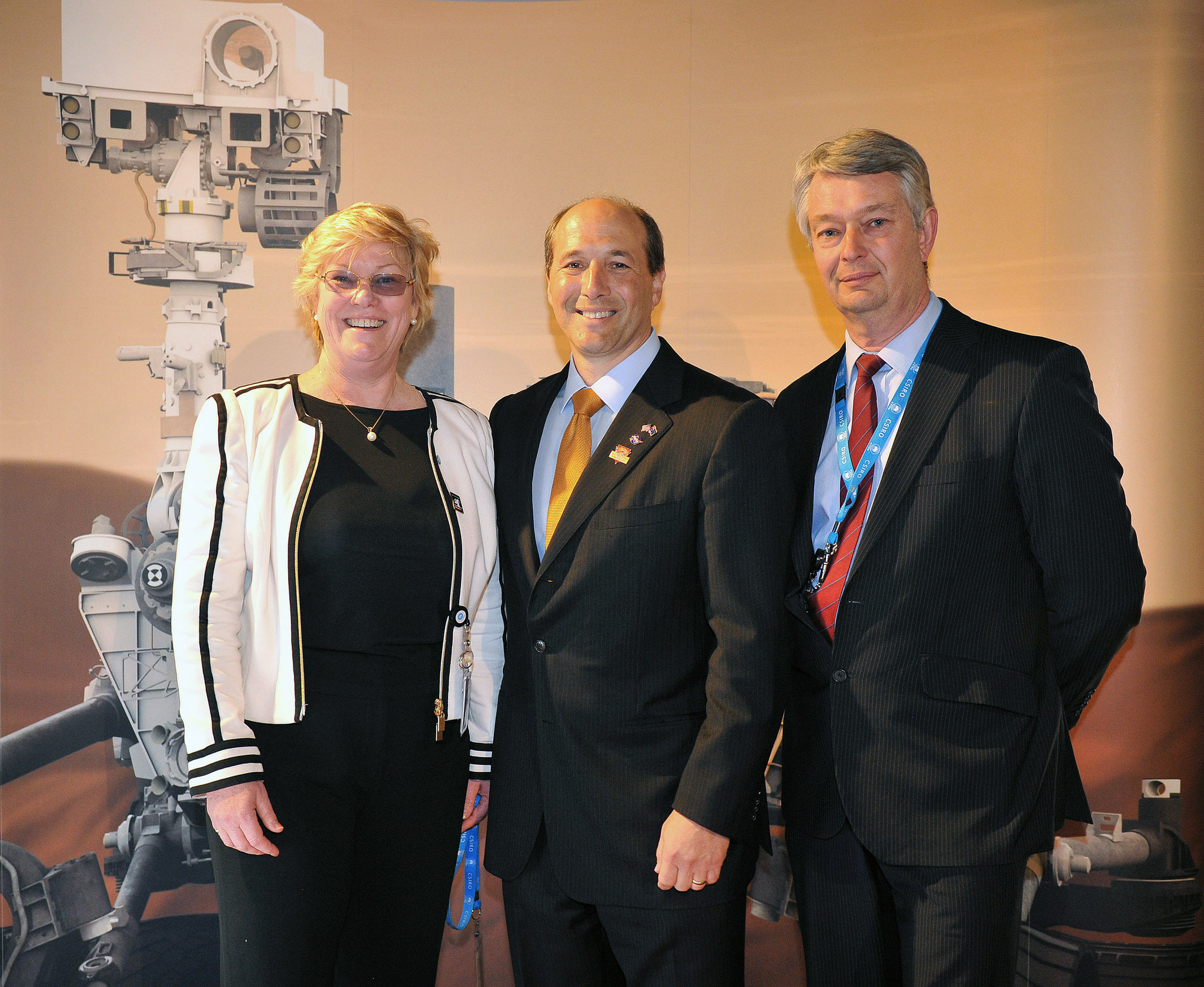 Megan Clark at the Deep Space Communication Complex in Canberra in 2012 with his director, Ed Kruzins, and then US Ambassador Jeffrey L. Bleich.