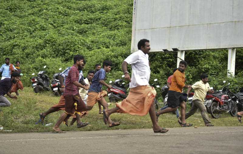 Police hunt protesters