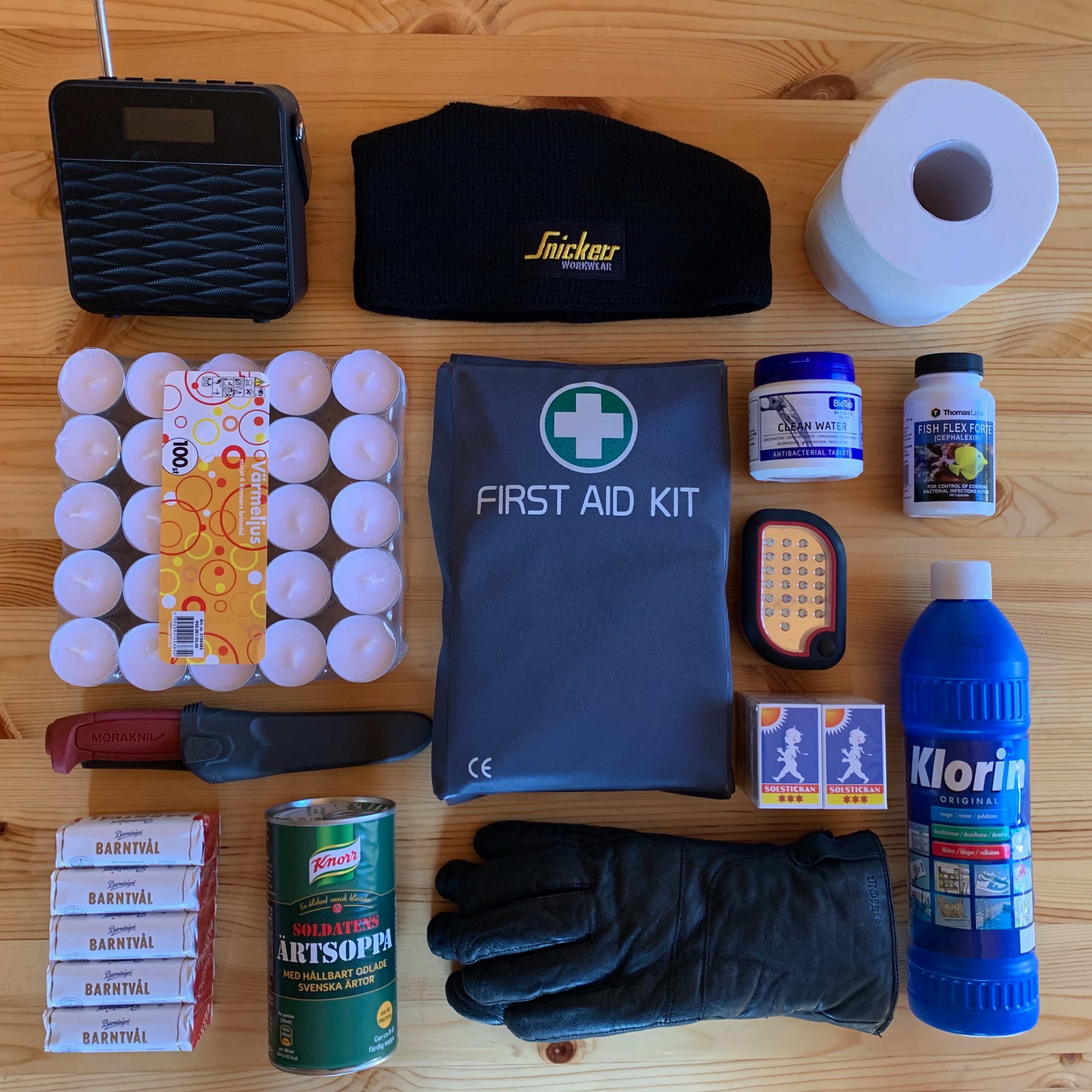 A basic kit for preppers includes, food, safety supplies and a radio. A basic kit for preppers includes, food, safety supplies and a radio.