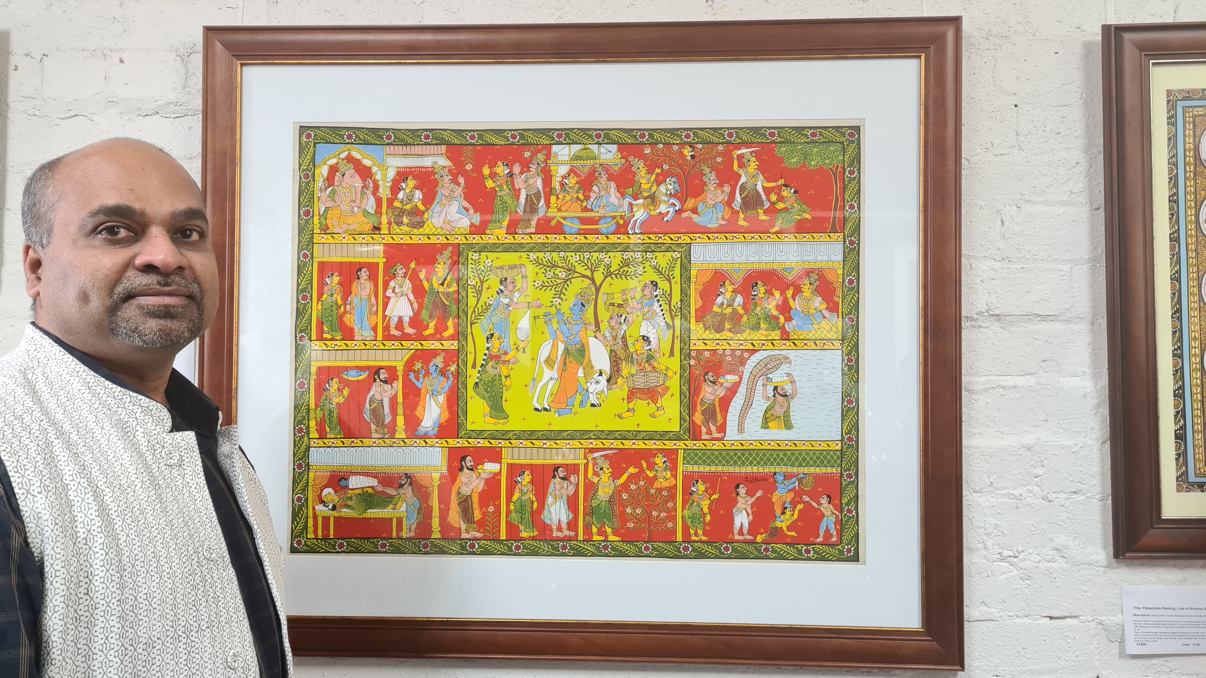 Artist and founder IIFAG  Senthil Vel and the Chariyal painting