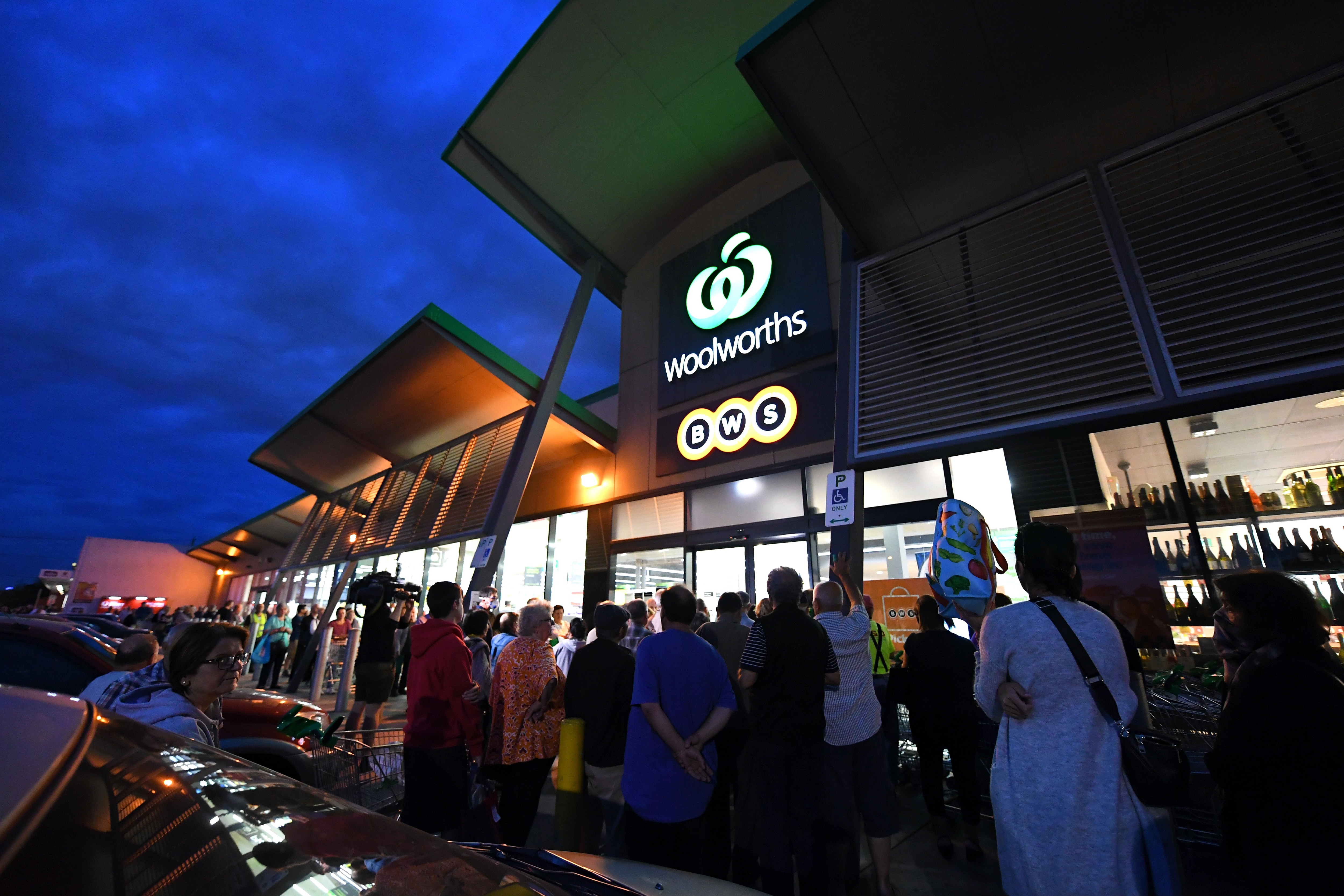 Woolworths Hiring 20 000 Workers To Cope With Coronavirus Buying