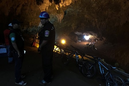 Soccer team trapped in flooded cave complex in Thailand