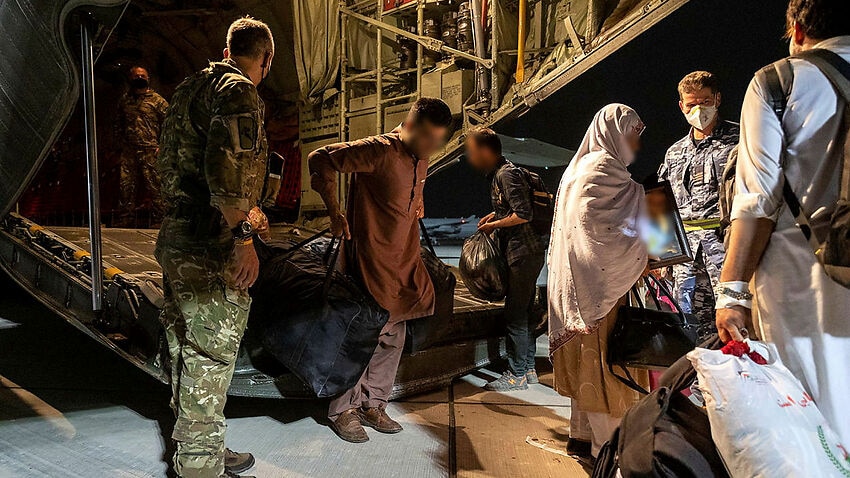 Image for read more article 'Additional 80 Australians and Afghans evacuated on third rescue mission from Kabul'