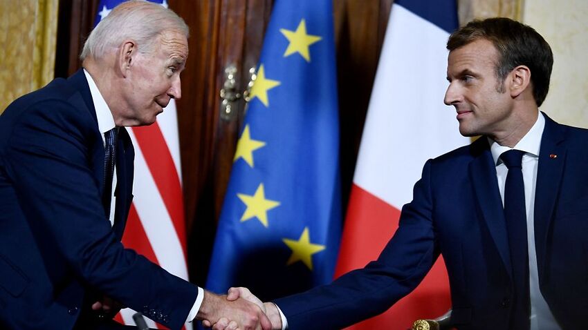 Image for read more article 'Joe Biden tells Emmanuel Macron the US was 'clumsy' in AUKUS submarine deal'