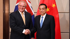 Australian Prime Minister Scott Morrison shakes hands with Premier of the People's Republic of China Li Keqiang (AAP)