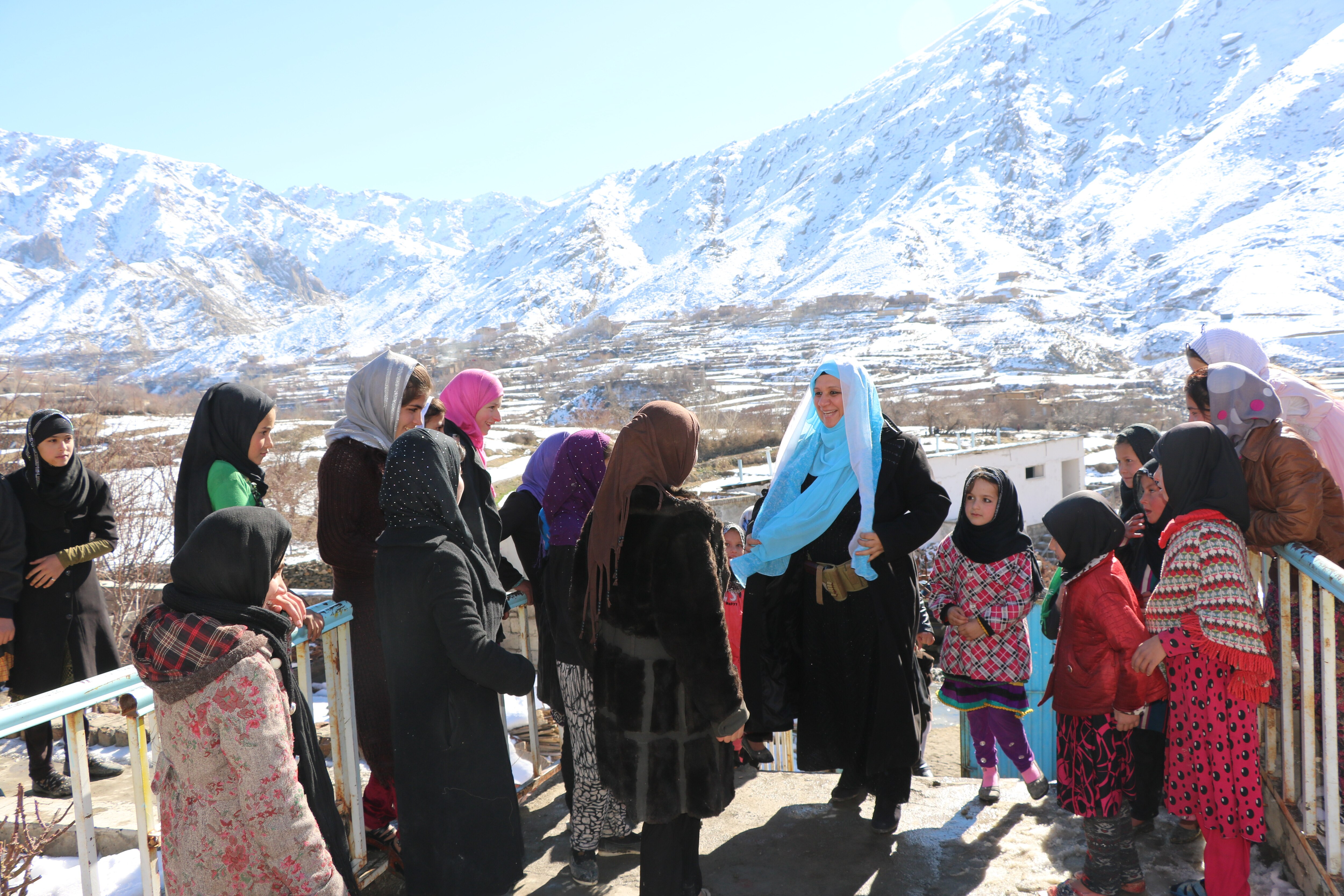 خانم راوی می‌گوید دوتا از پرورشگاه‌هایش بعد از سقوط افغانستان به دست طالبان تعطیل شده‌اند.