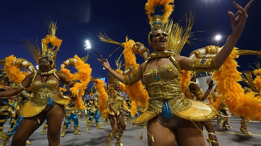 Carnival parades underway in Brazil | SBS News