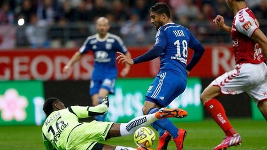 Lyon top Ligue 1 again as title race goes to the wire