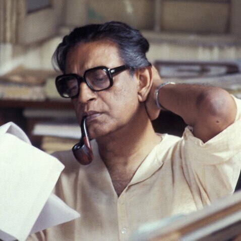 গত ২ মে ছিল প্রখ্যাত ভারতীয় বাঙালী চলচ্চিত্র নির্মাতা-লেখক সত্যজিৎ রায়ের (Satyajit Ray)জন্ম শতবার্ষিকী।