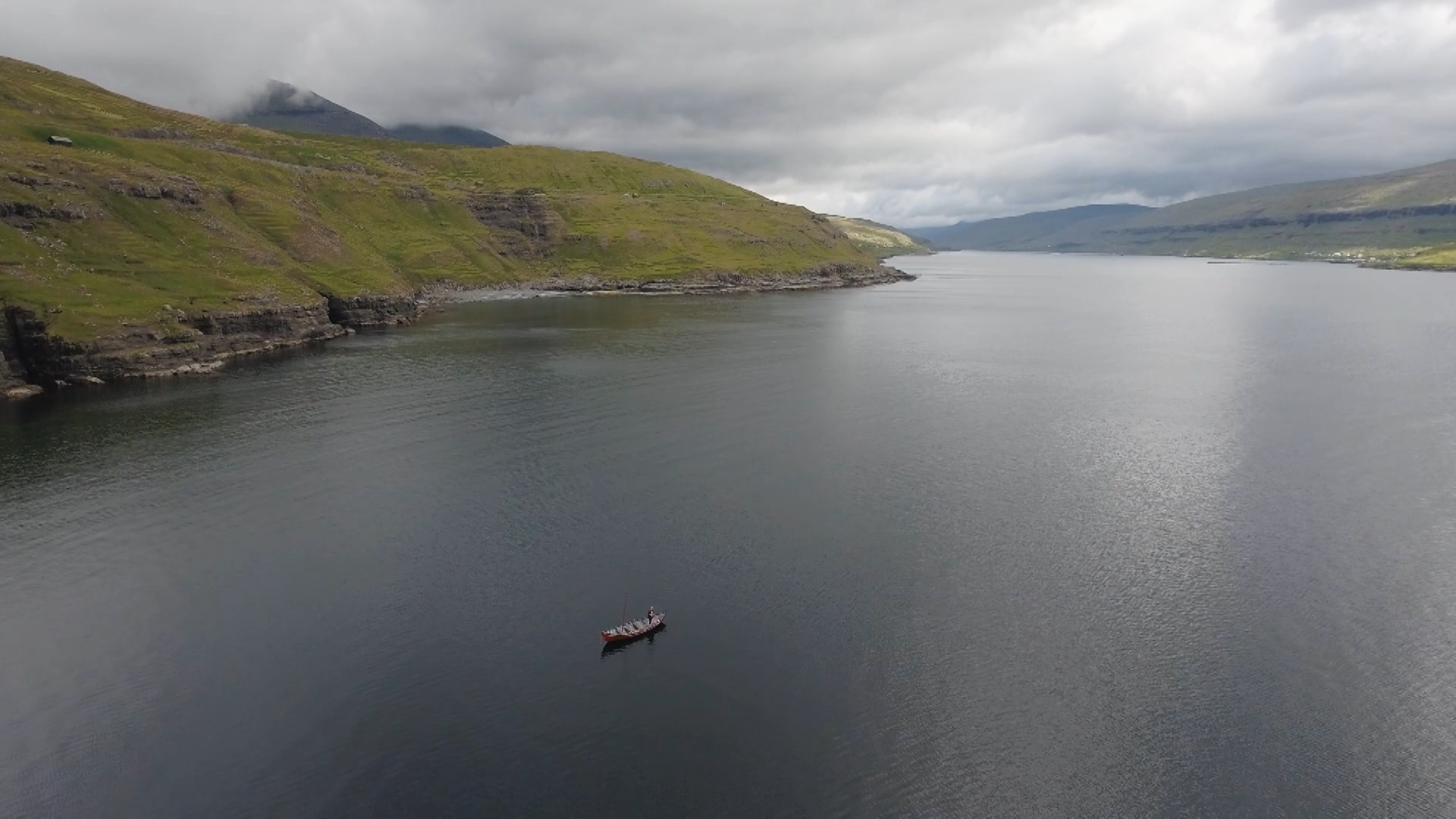 Nowhere in the Faroe Islands are you more than 5 kilometres from water. Nowhere in the Faroe Islands are you more than 5 kilometres from water.