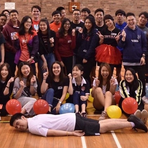 Image of members of the Thai Students Association, Sydney playing sport.