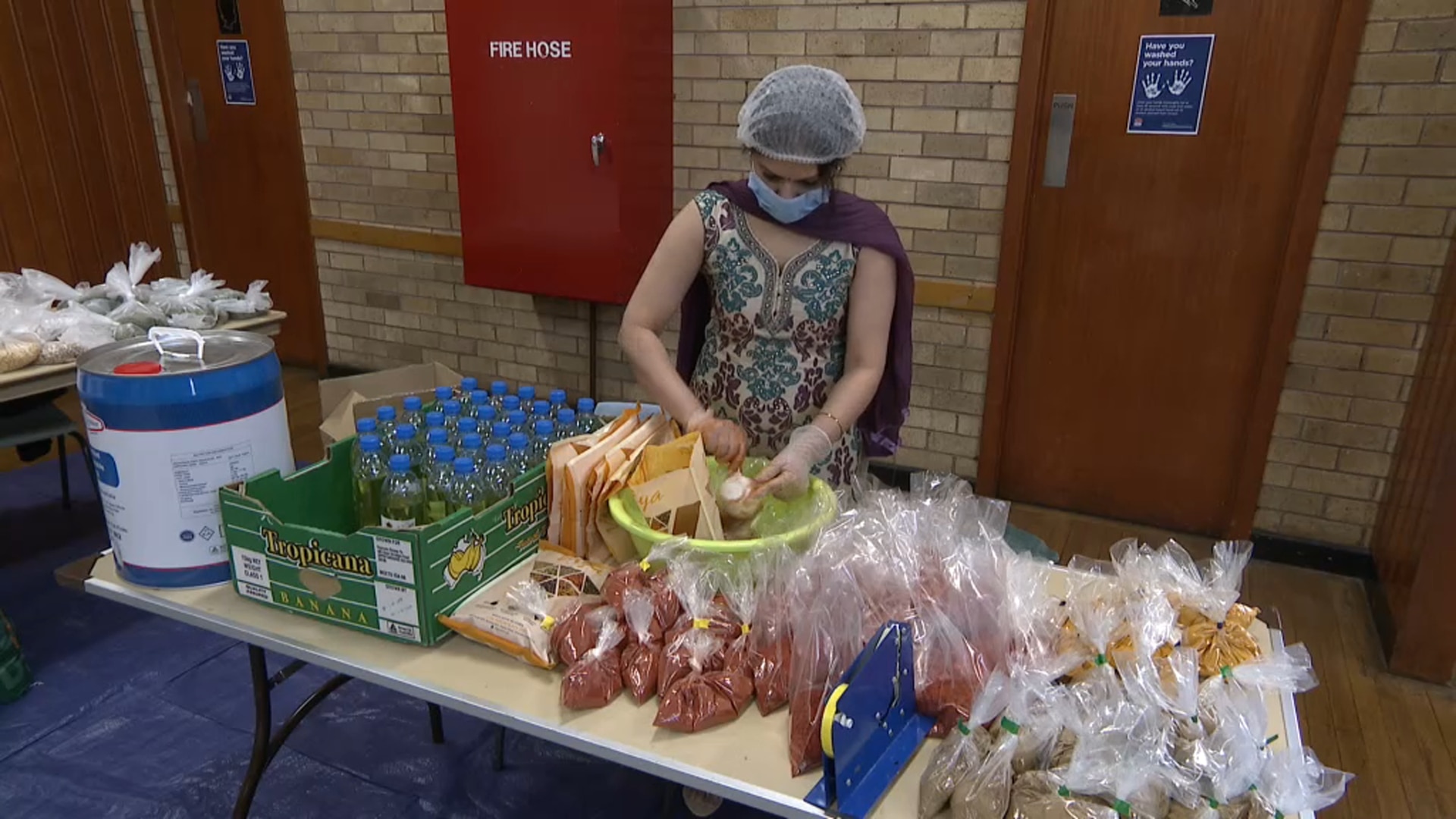 Australia's multicultural communities are feeding hundreds during the
