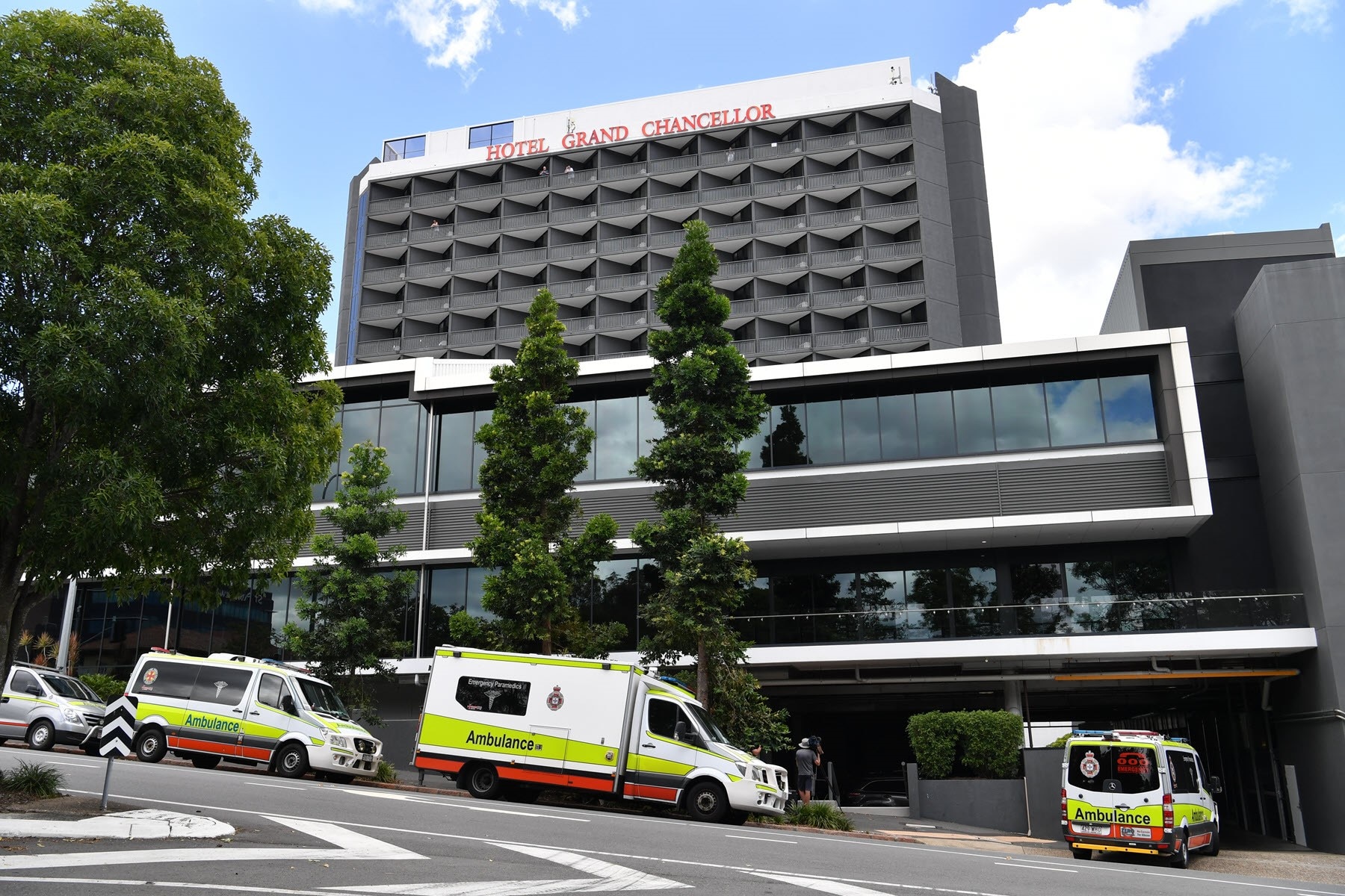 Queensland authorities deny possible virus safety breach after reports  infected woman left hotel quarantine
