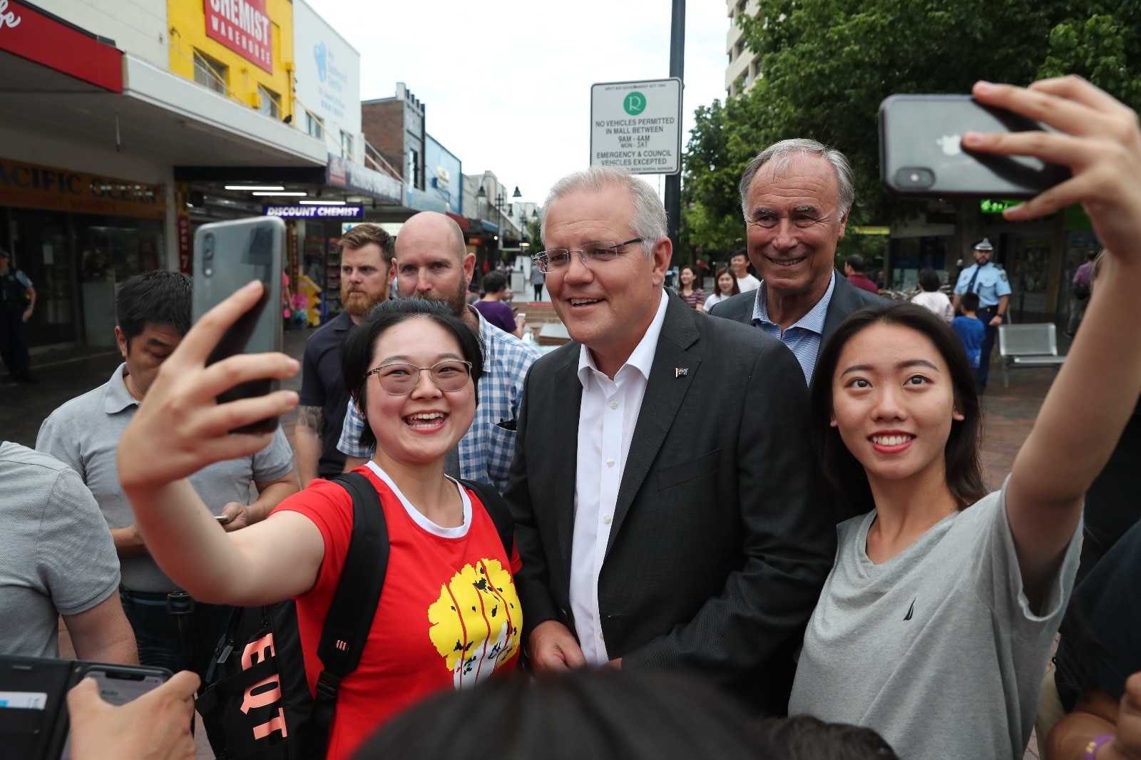 Prime Minister visits Eastwood mall.