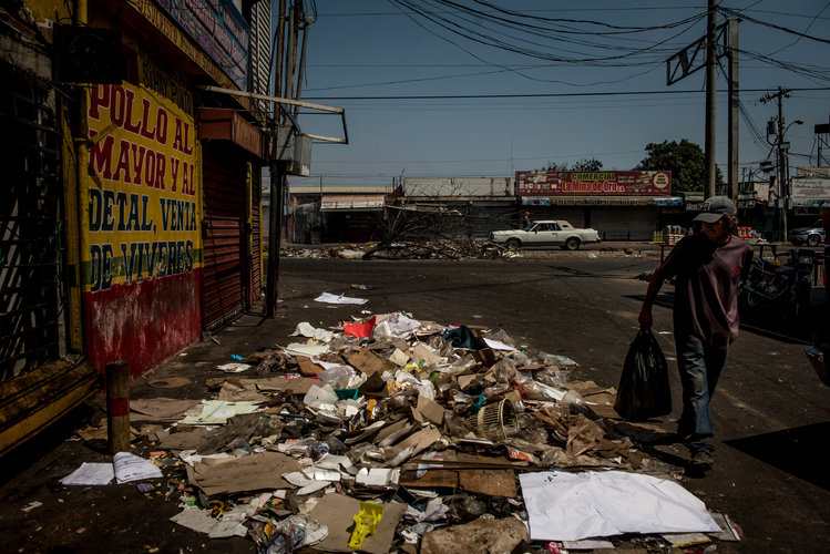 Venezuela Was Crumbling. A Blackout Tipped Parts of It Into Anarchy.