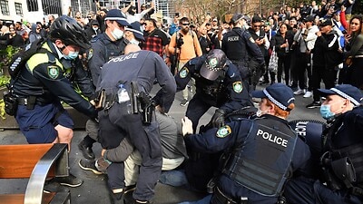 Sydney anti-lockdown protesters slammed as 'selfish' and 'self-entitled' as police vow to make further arrests