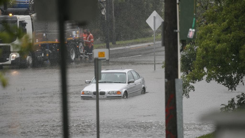 Flooding Sydney Boundary Road Roseville