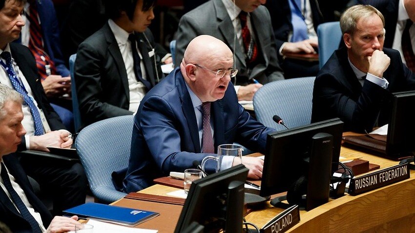 Image for read more article 'US, Russia trade threats at UN Security Council over Syria'