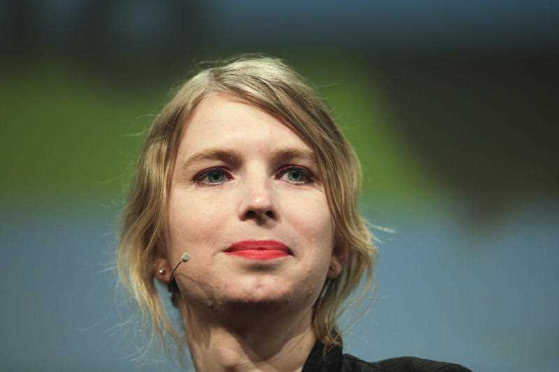 Chelsea Manning Released From Prison After 62 Days Sbs News 