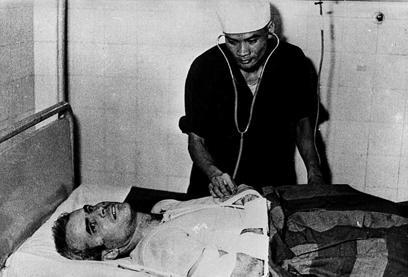 File Photo) Senator John Mccain In A Hanoi Hospital During The Vietnam War November, 1967. 