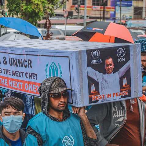 Refugees in Pekanbaru continued their protest after Sayed Nader Balkhi’s death, carrying his symbolic coffin.