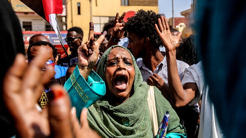 Image for read more article 'Pro-democracy activists in Sudan barricade the streets on the seventh day of protests'