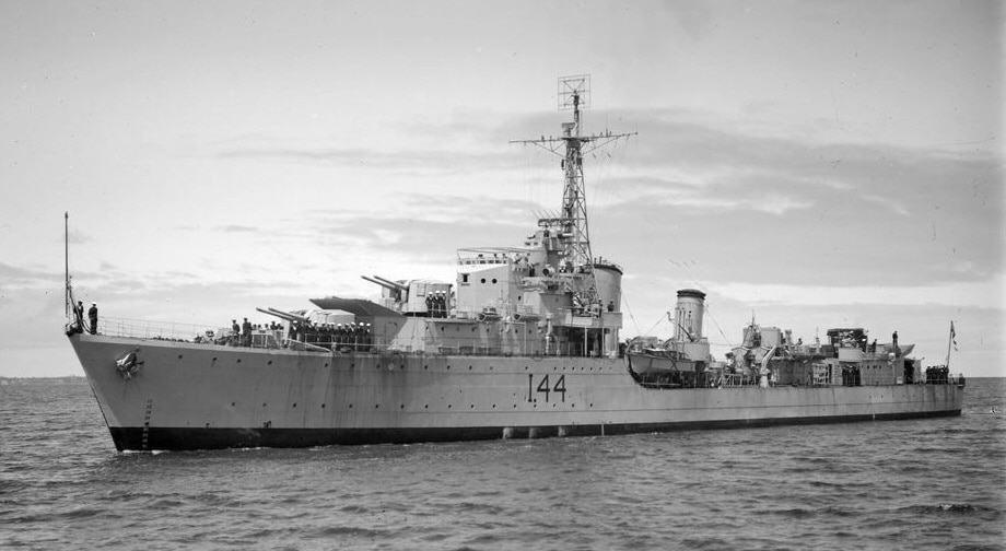 HMAS Warramunga (I44/D123) in 1946