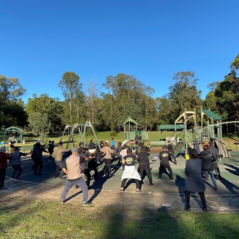 Nhóm Hoàng hạc Khí công tập trong công viên Maluga Passive Park ở Birrong, Tây Sydney