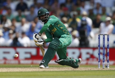 Cricket - Hafeez, Imam help Pakistan to bright start against Australia