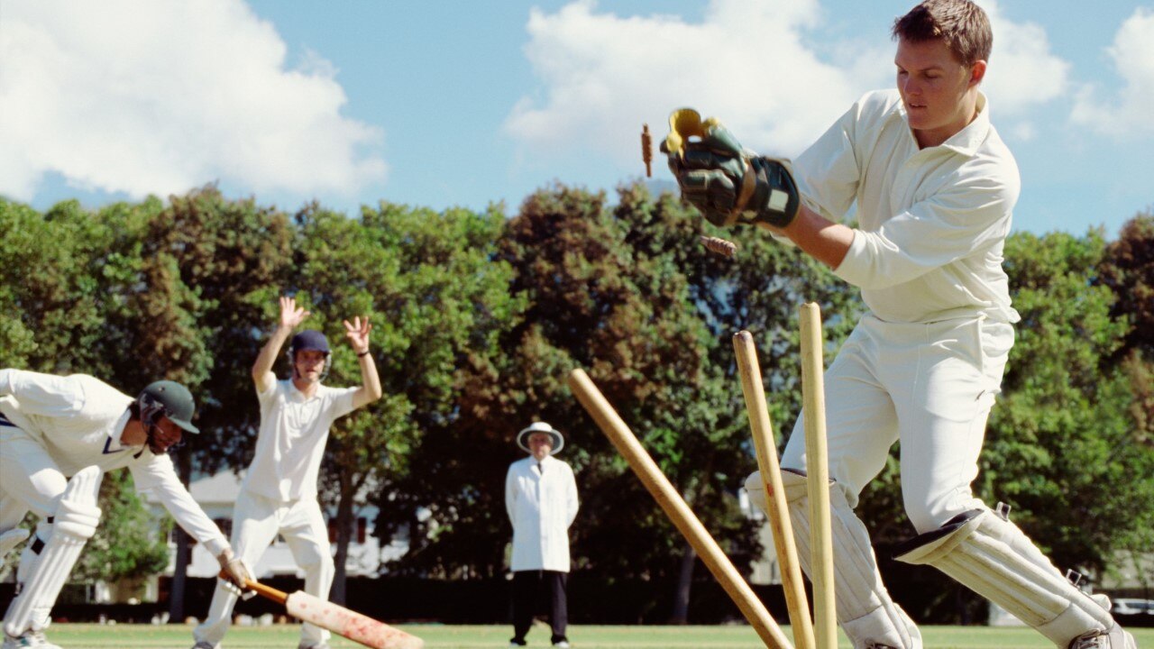 There are 4,000 cricket clubs in Australia.