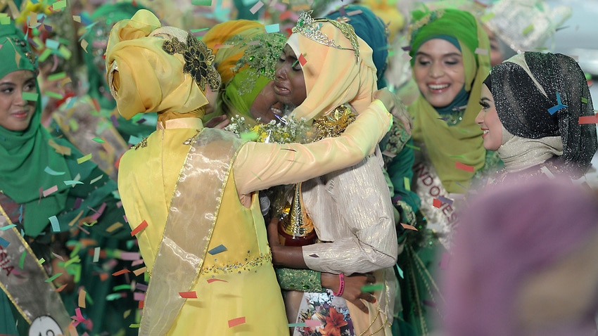 Nigerian Wins Muslim Beauty Pageant Sbs News 
