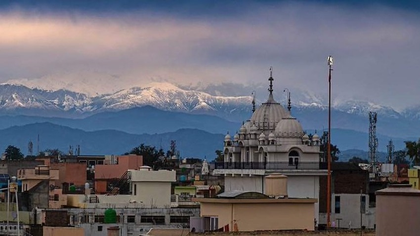 SBS Language | Himalayas visible for first time in 30 years as ...