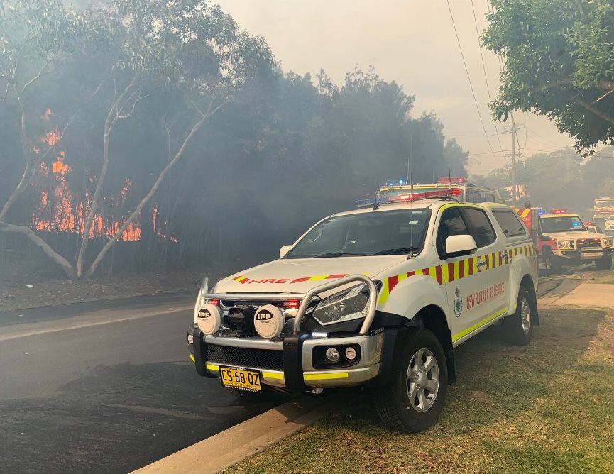 Firefighters have managed to contain flames which broke out at South Turramurra on Sydney's upper north shore.