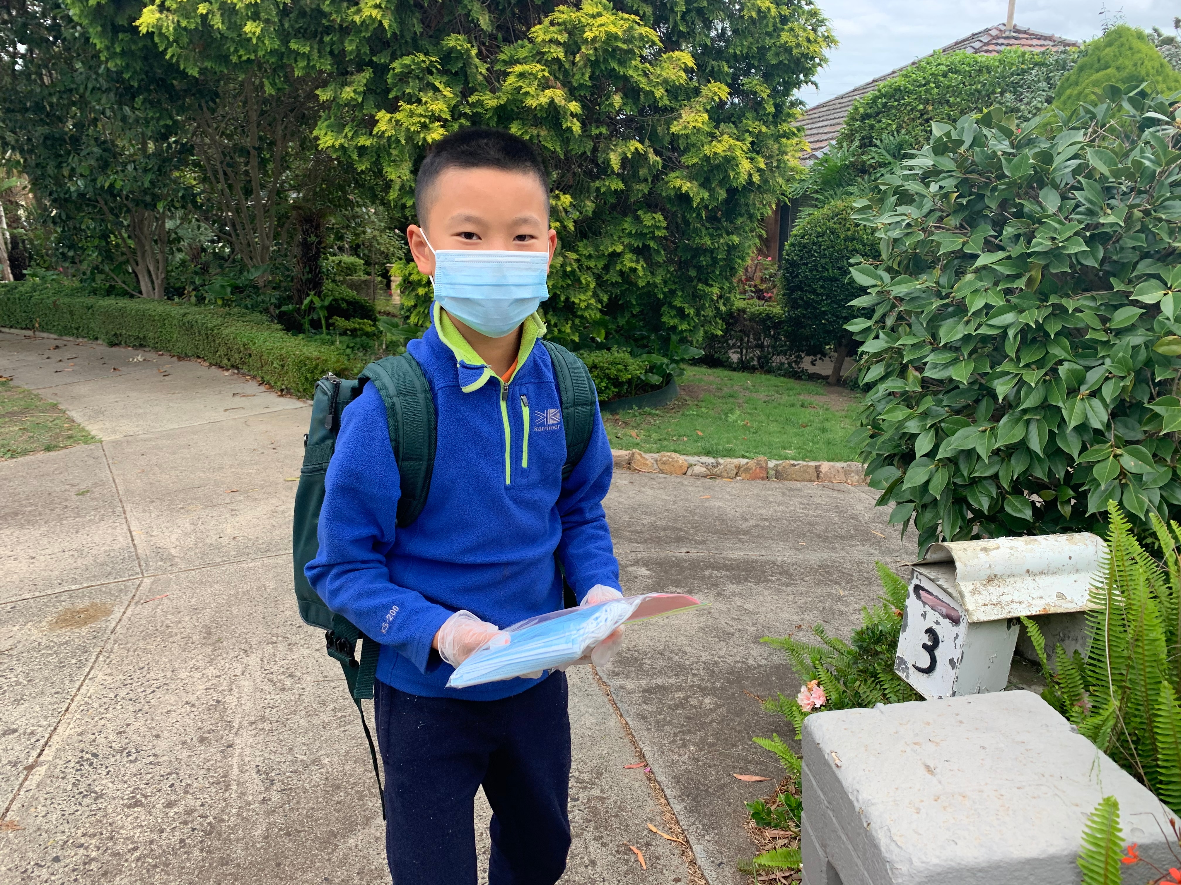Jack Jiaji Lin on the way of distributing masks