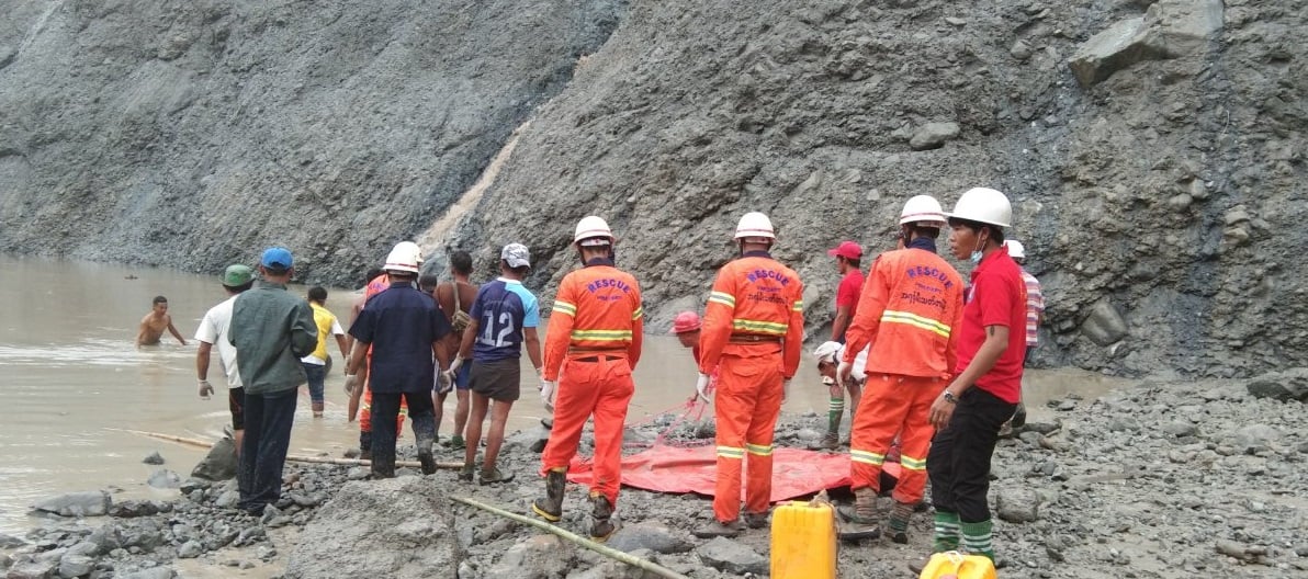 Une Opération De Sauvetage En Cours Dans Une Mine De Jade Au Myanmar Après Un Glissement De Terrain