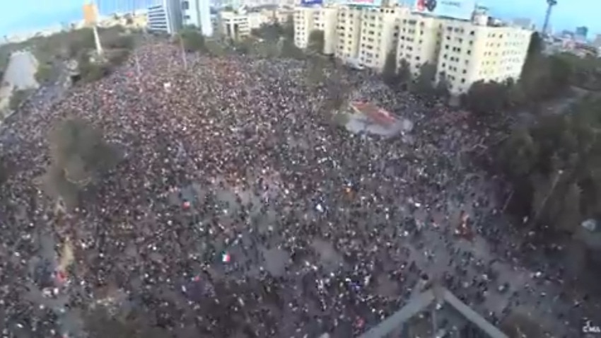 Large crowds of Chilean anti-austerity protesters received a shock after the magnitude 6.0 quake struck. Source: Twitter/CucutaDenuncia