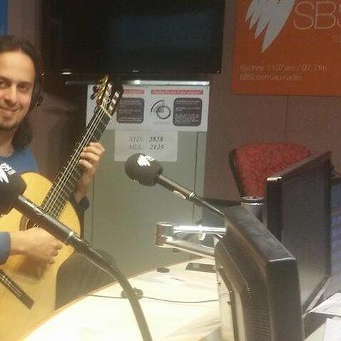 Chrystian Dozza na Rádio SBS, em Sydney