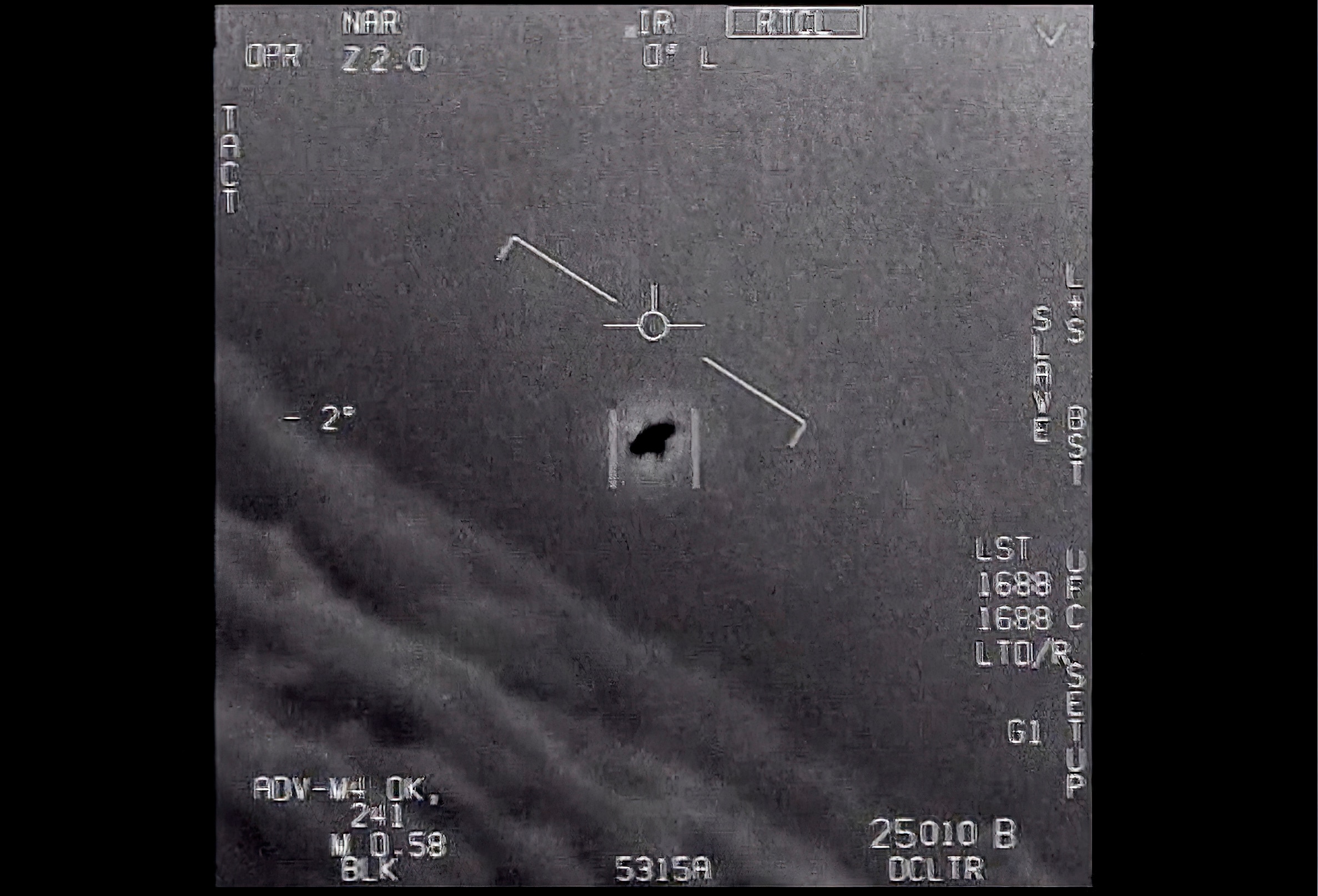 The image from video provided by the Department of Defense labelled Gimbal, from 2015, (Department of Defense via AP)