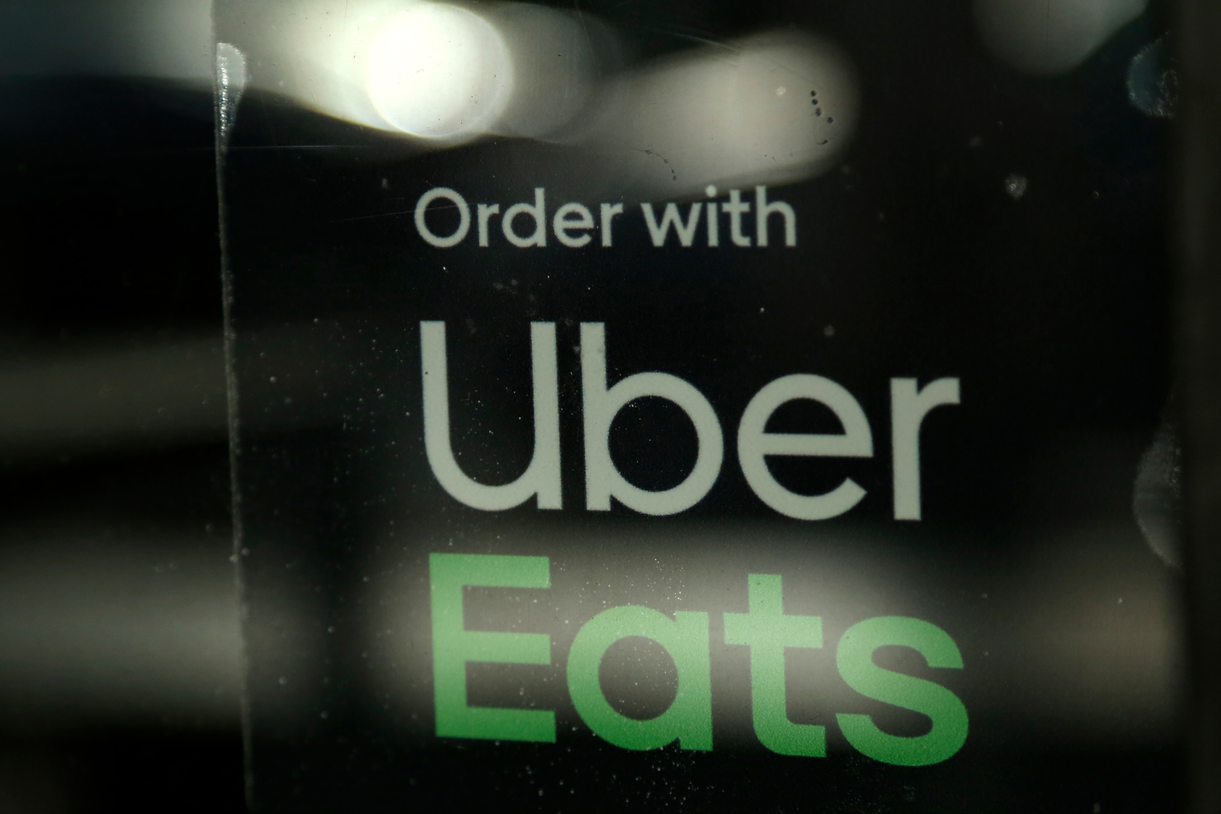 Union accuses Uber Eats of shirking responsibility to delivery 