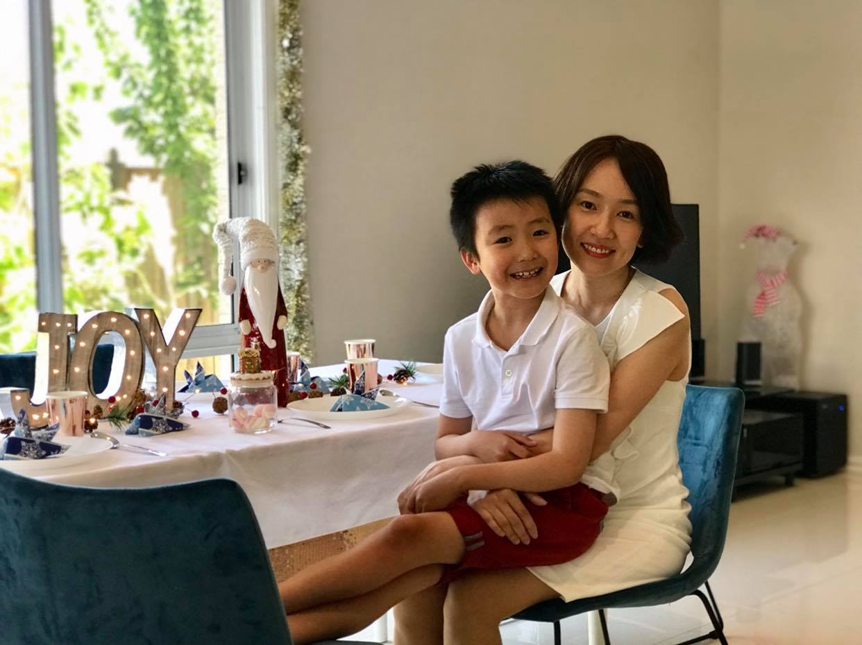 Chị Vi Phương và con trai 9 tuổi, bé Bảo Nam (Victoria)
