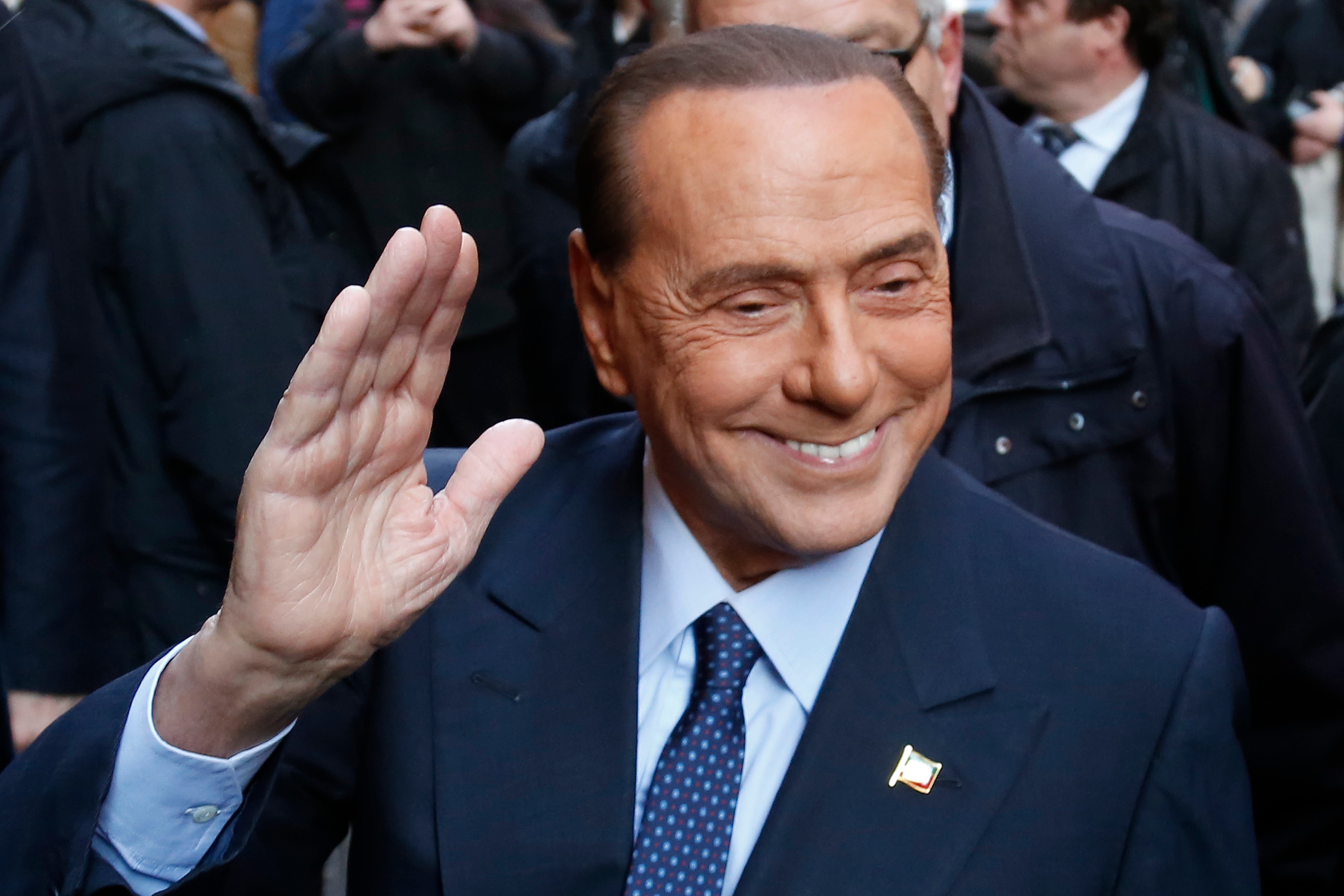 Silvio Berlusconi Taille Former Italian Prime Minister Silvio Berlusconi tests positive to