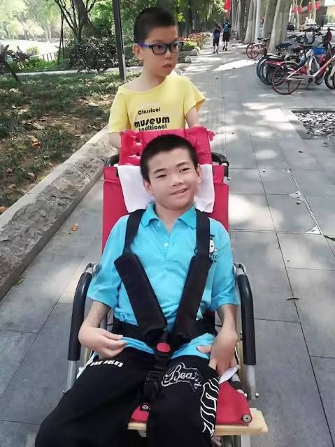 Yan Cheng and brother Xiao Wei