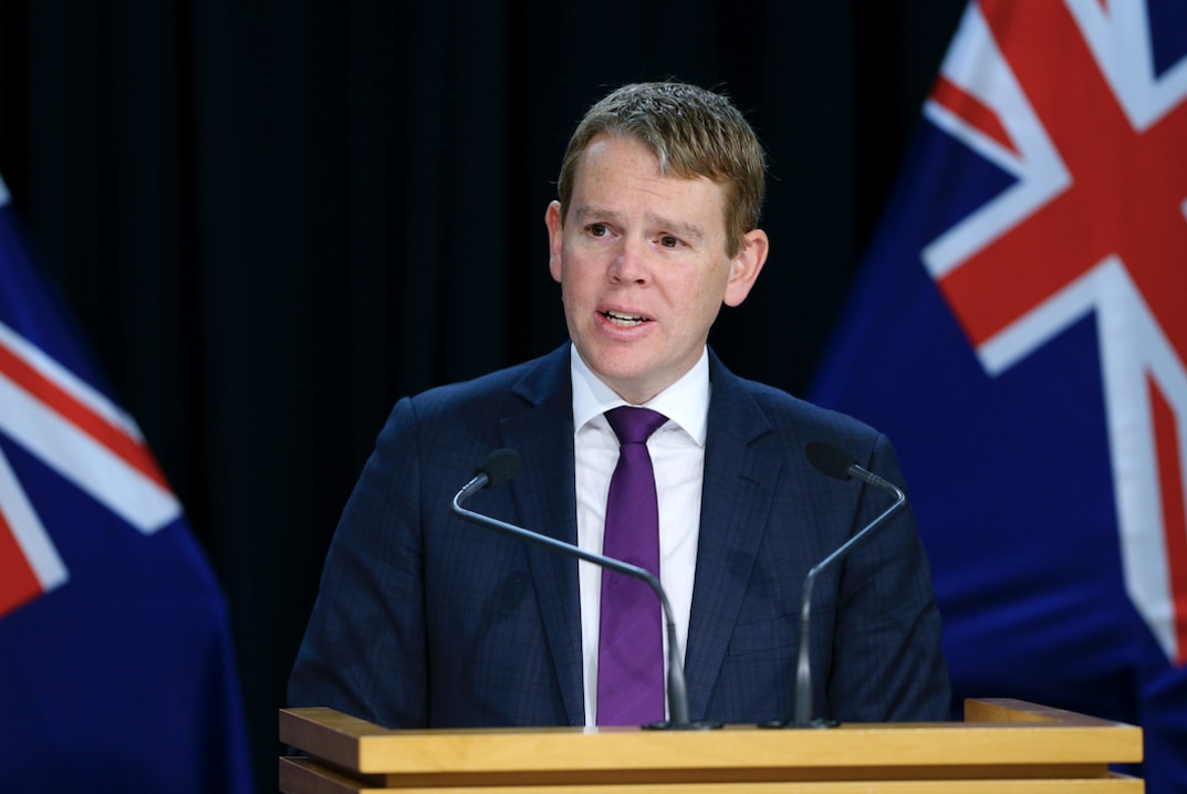 Chris Hipkins a été contraint de revenir en arrière jeudi après avoir utilisé une analogie similaire à Peter Dutton en se référant aux déportés.